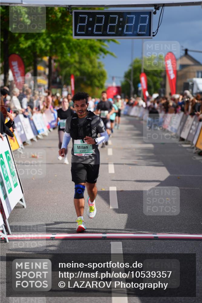 20.09.2026 - PSD Bank Halbmarathon LAZAROV Photography http://msf.ph/oto/10539357 20.09.2026 12:22:21 Ziel 1329, 1825, 1991, 3560, 4337, 4361 meine-sportfotos.de