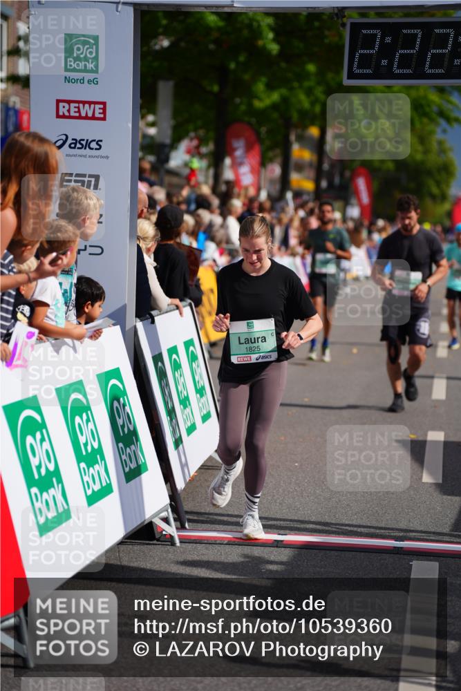 20.09.2026 - PSD Bank Halbmarathon LAZAROV Photography http://msf.ph/oto/10539360 20.09.2026 12:22:25 Ziel 1329, 1825, 1991, 2996, 3462, 3560, 4337, 4361 meine-sportfotos.de