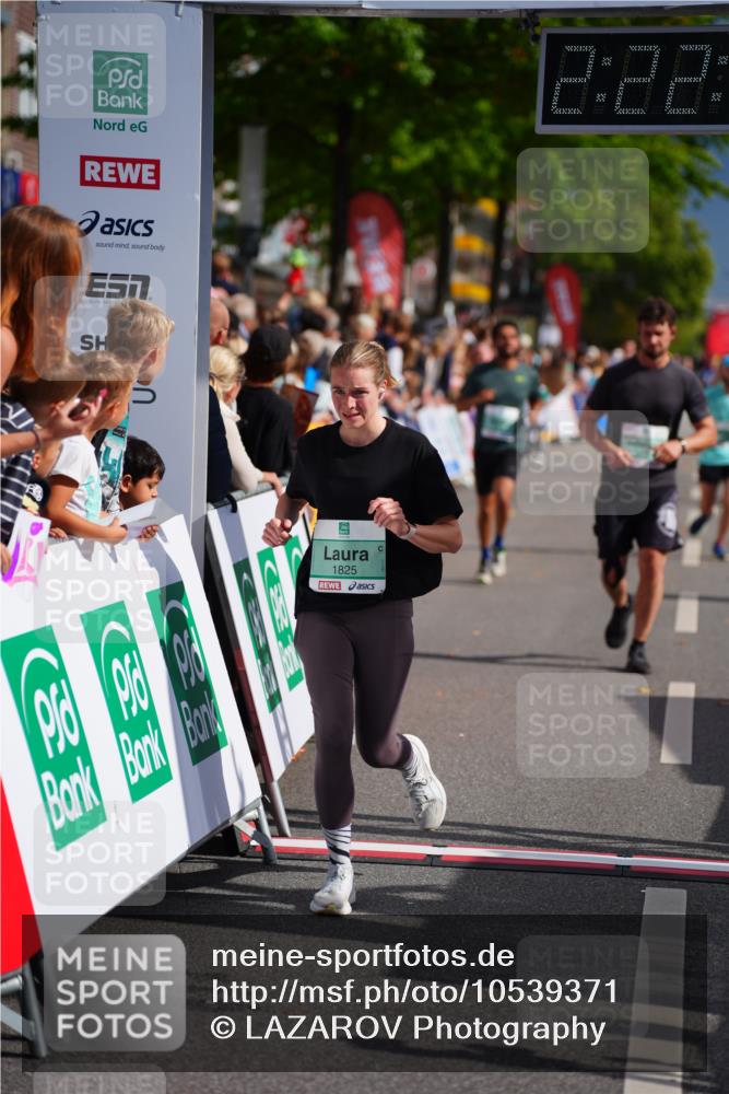 20.09.2026 - PSD Bank Halbmarathon LAZAROV Photography http://msf.ph/oto/10539371 20.09.2026 12:22:25 Ziel 1329, 1825, 1991, 2996, 3462, 3560, 4337, 4361 meine-sportfotos.de