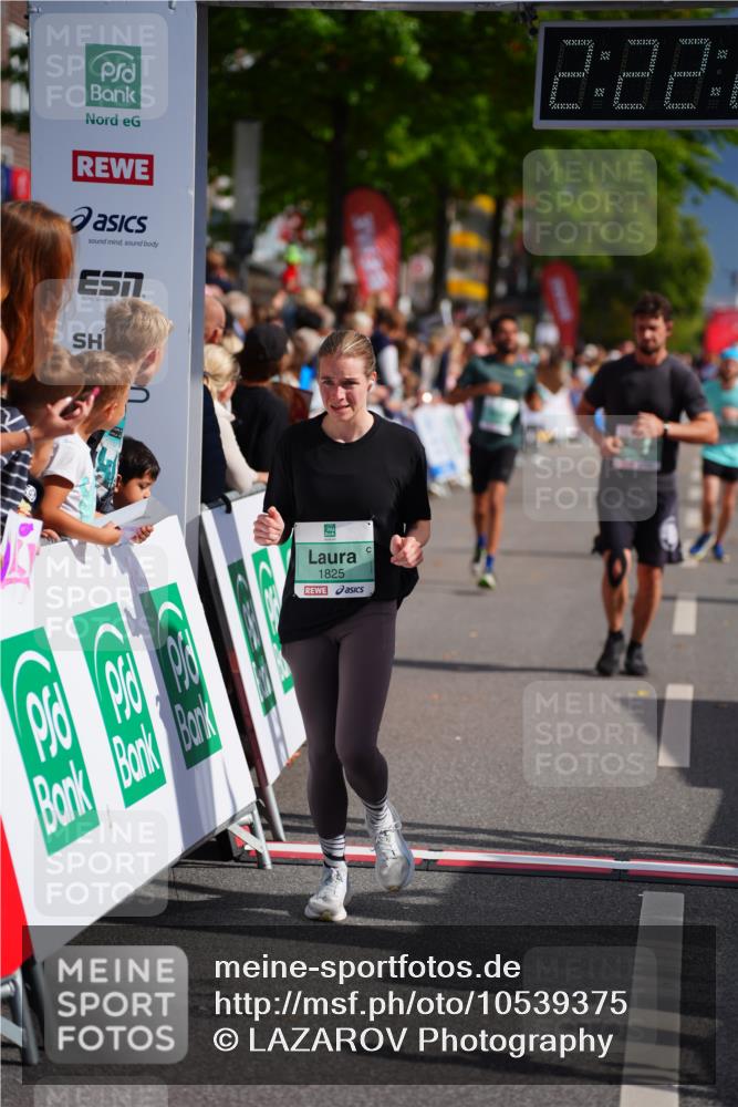 20.09.2026 - PSD Bank Halbmarathon LAZAROV Photography http://msf.ph/oto/10539375 20.09.2026 12:22:25 Ziel 1329, 1825, 1991, 2996, 3462, 3560, 4337, 4361 meine-sportfotos.de