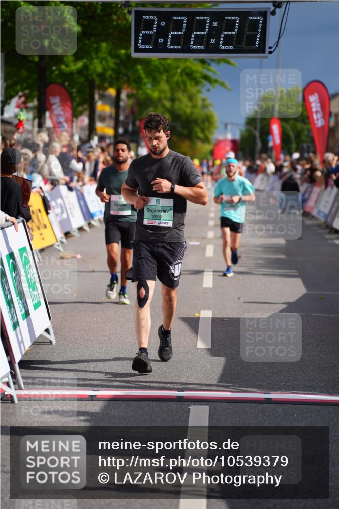 20.09.2026 - PSD Bank Halbmarathon LAZAROV Photography http://msf.ph/oto/10539379 20.09.2026 12:22:27 Ziel 1825, 2996, 3462, 4337, 4362 meine-sportfotos.de