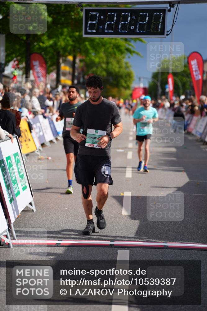 20.09.2026 - PSD Bank Halbmarathon LAZAROV Photography http://msf.ph/oto/10539387 20.09.2026 12:22:27 Ziel 1825, 2996, 3462, 4337, 4362 meine-sportfotos.de