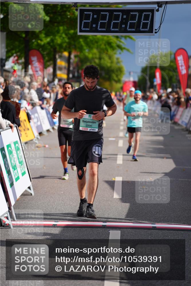 20.09.2026 - PSD Bank Halbmarathon LAZAROV Photography http://msf.ph/oto/10539391 20.09.2026 12:22:27 Ziel 1825, 2996, 3462, 4337, 4362 meine-sportfotos.de