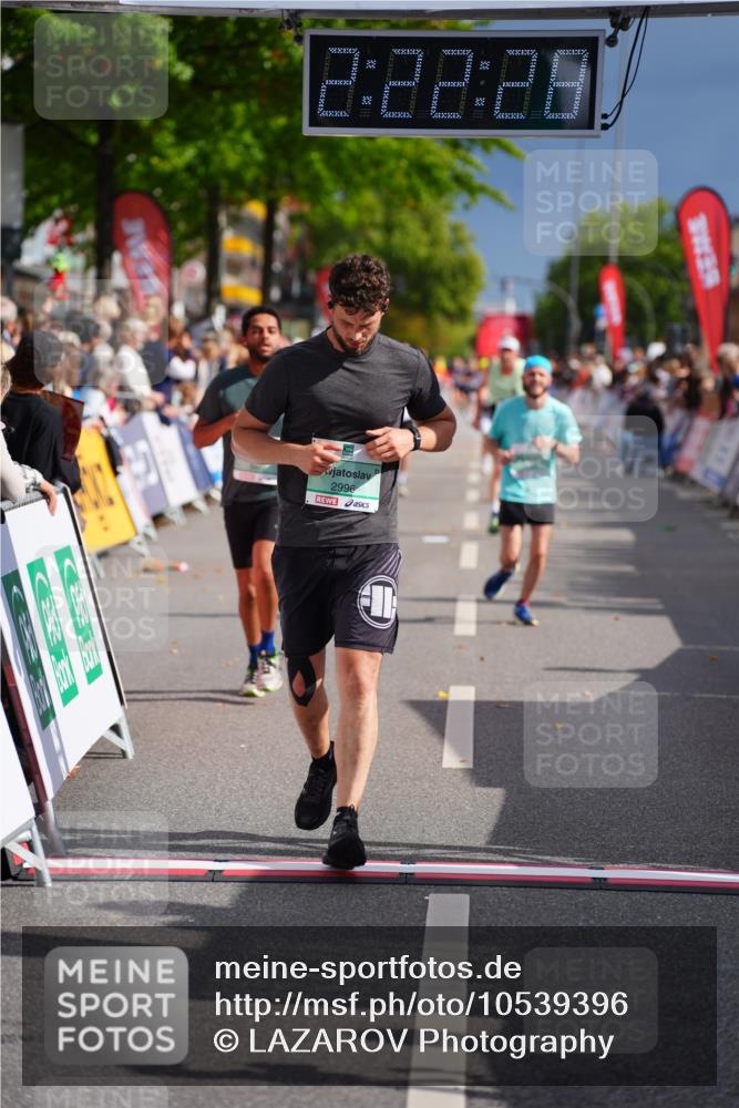 20.09.2026 - PSD Bank Halbmarathon LAZAROV Photography http://msf.ph/oto/10539396 20.09.2026 12:22:27 Ziel 1825, 2996, 3462, 4337, 4362 meine-sportfotos.de