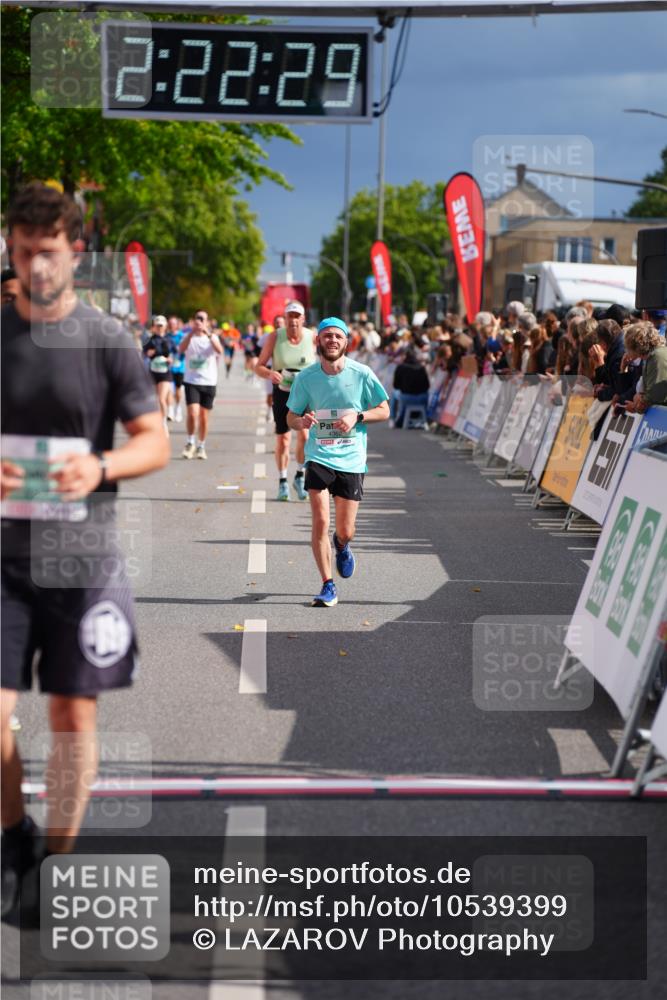 20.09.2026 - PSD Bank Halbmarathon LAZAROV Photography http://msf.ph/oto/10539399 20.09.2026 12:22:28 Ziel 1825, 2996, 3462, 4337, 4362 meine-sportfotos.de
