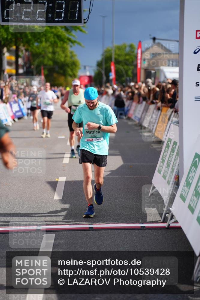 20.09.2026 - PSD Bank Halbmarathon LAZAROV Photography http://msf.ph/oto/10539428 20.09.2026 12:22:30 Ziel 1825, 2996, 3462, 4337, 4362, 4666 meine-sportfotos.de