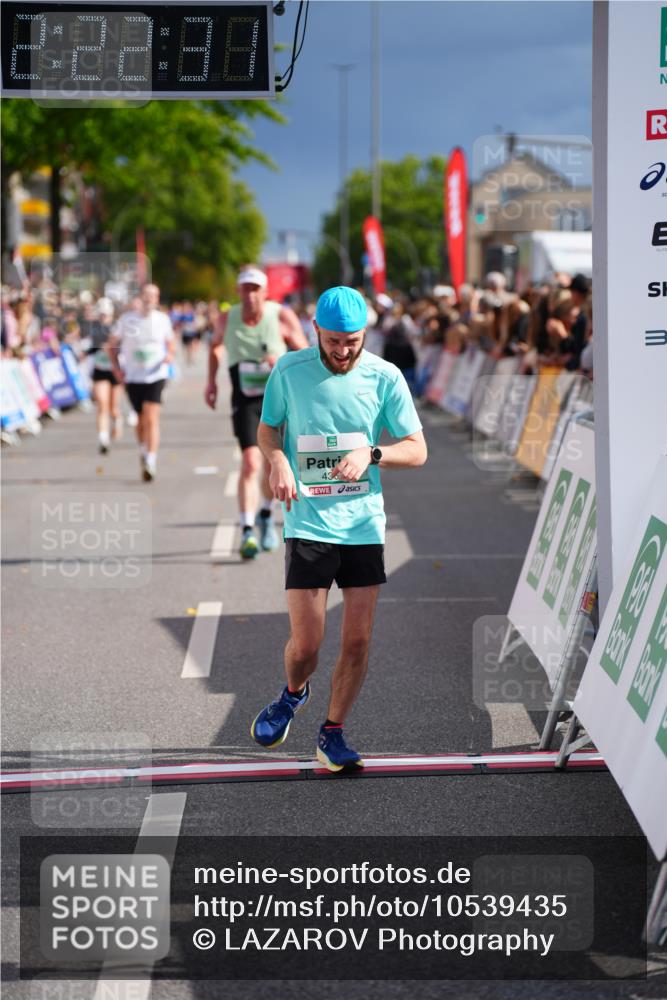 20.09.2026 - PSD Bank Halbmarathon LAZAROV Photography http://msf.ph/oto/10539435 20.09.2026 12:22:31 Ziel 1825, 2996, 3462, 4362, 4666 meine-sportfotos.de