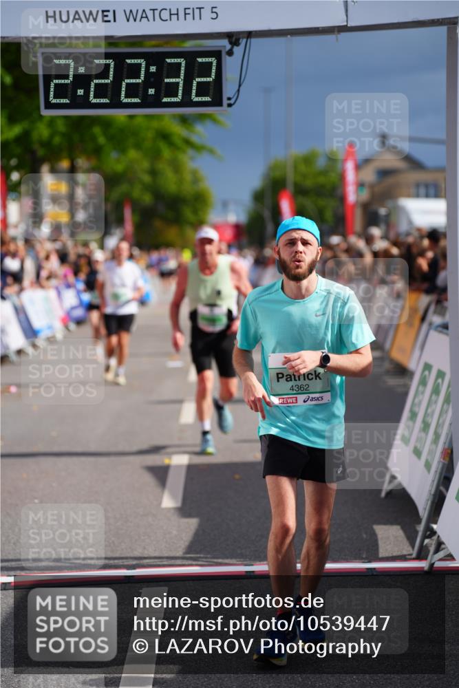 20.09.2026 - PSD Bank Halbmarathon LAZAROV Photography http://msf.ph/oto/10539447 20.09.2026 12:22:32 Ziel 1825, 2996, 3462, 4362, 4666 meine-sportfotos.de