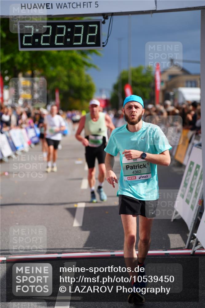 20.09.2026 - PSD Bank Halbmarathon LAZAROV Photography http://msf.ph/oto/10539450 20.09.2026 12:22:32 Ziel 1825, 2996, 3462, 4362, 4666 meine-sportfotos.de