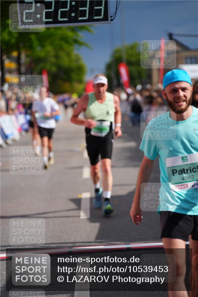 20.09.2026 - PSD Bank Halbmarathon LAZAROV Photography http://msf.ph/oto/10539453 20.09.2026 12:22:33 Ziel 1825, 2996, 3462, 4362, 4388, 4666 meine-sportfotos.de