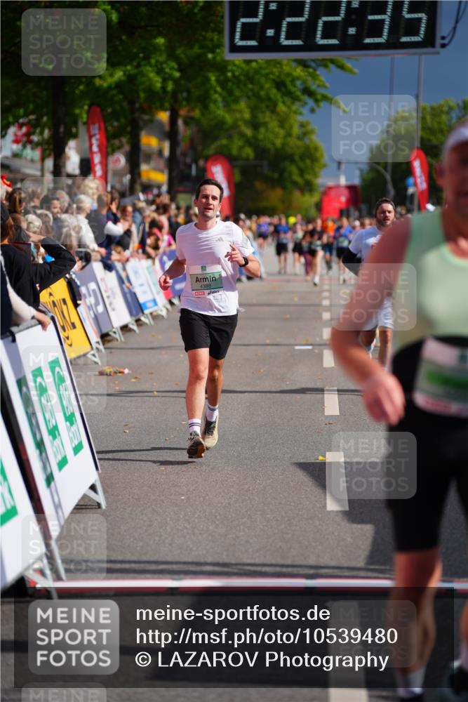 20.09.2026 - PSD Bank Halbmarathon LAZAROV Photography http://msf.ph/oto/10539480 20.09.2026 12:22:35 Ziel 1657, 2996, 3462, 4333, 4362, 4388, 4666 meine-sportfotos.de