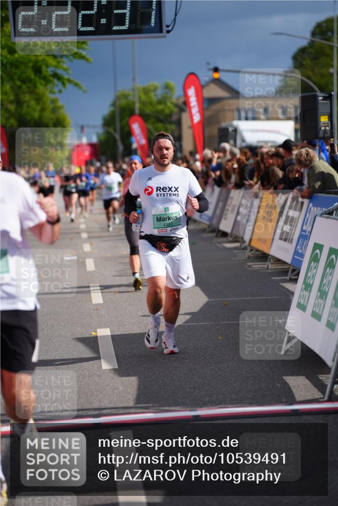 20.09.2026 - PSD Bank Halbmarathon LAZAROV Photography http://msf.ph/oto/10539491 20.09.2026 12:22:37 Ziel 1657, 1767, 3462, 4161, 4333, 4362, 4388, 4666 meine-sportfotos.de
