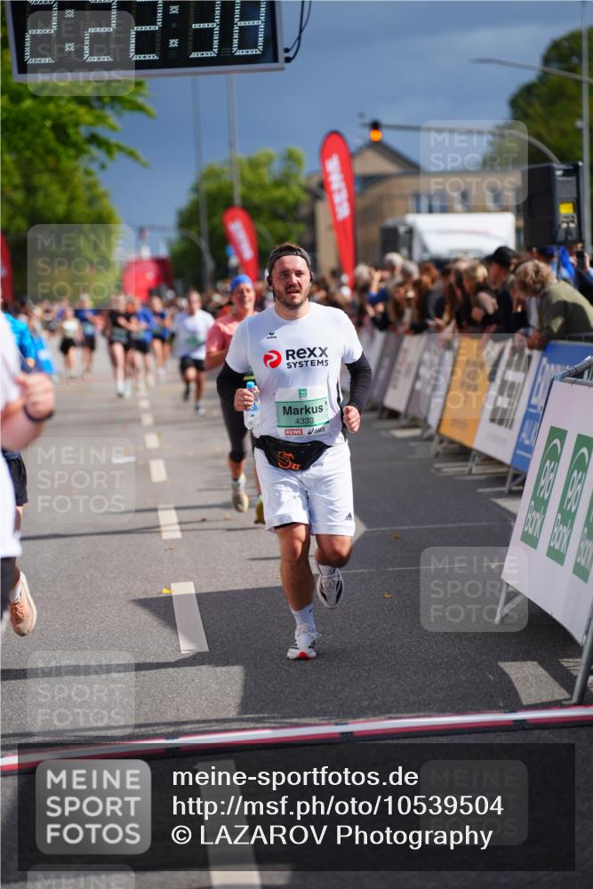 20.09.2026 - PSD Bank Halbmarathon LAZAROV Photography http://msf.ph/oto/10539504 20.09.2026 12:22:37 Ziel 1657, 1767, 3462, 4161, 4333, 4362, 4388, 4666 meine-sportfotos.de