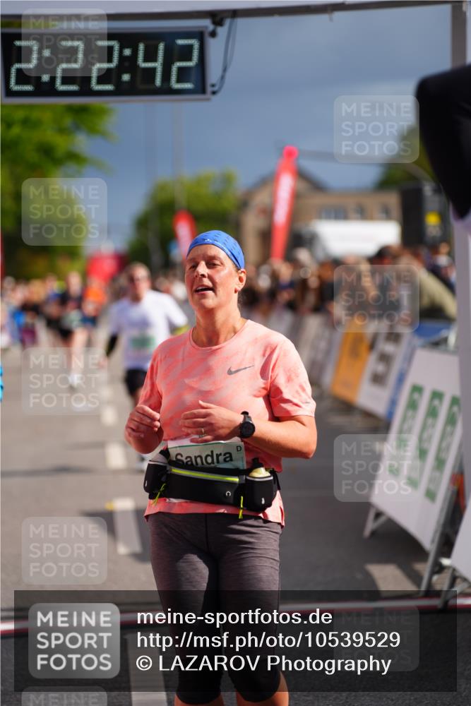 20.09.2026 - PSD Bank Halbmarathon LAZAROV Photography http://msf.ph/oto/10539529 20.09.2026 12:22:41 Ziel 1657, 1767, 2392, 4161, 4333, 4388, 4666 meine-sportfotos.de