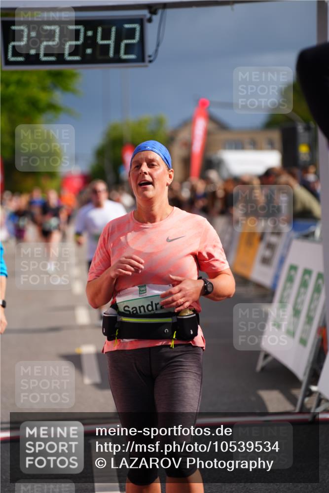 20.09.2026 - PSD Bank Halbmarathon LAZAROV Photography http://msf.ph/oto/10539534 20.09.2026 12:22:41 Ziel 1657, 1767, 2392, 4161, 4333, 4388, 4666 meine-sportfotos.de