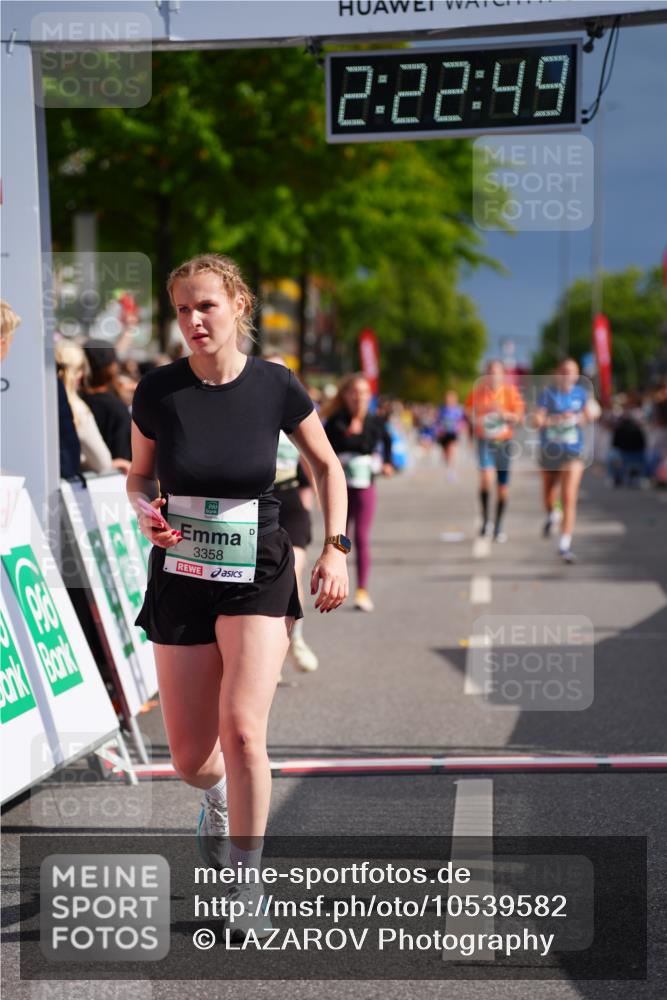 20.09.2026 - PSD Bank Halbmarathon LAZAROV Photography http://msf.ph/oto/10539582 20.09.2026 12:22:48 Ziel 1767, 1939, 2392, 3245, 3358, 4161 meine-sportfotos.de