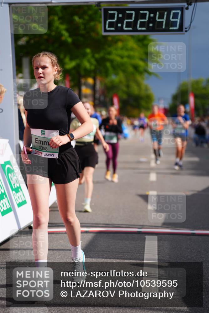 20.09.2026 - PSD Bank Halbmarathon LAZAROV Photography http://msf.ph/oto/10539595 20.09.2026 12:22:49 Ziel 1939, 2392, 3245, 3358, 4032, 4161 meine-sportfotos.de