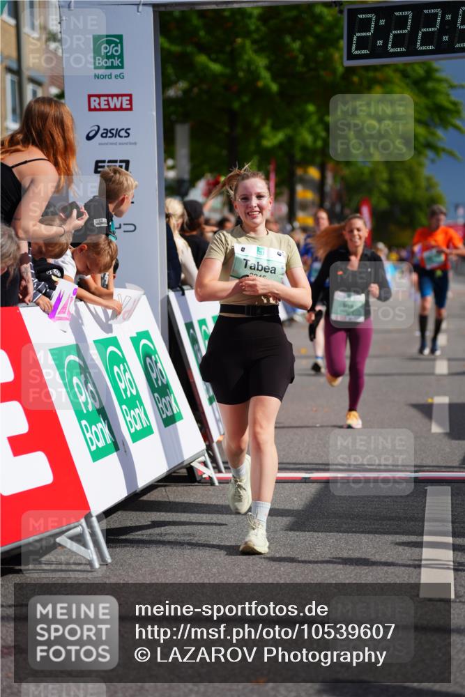 20.09.2026 - PSD Bank Halbmarathon LAZAROV Photography http://msf.ph/oto/10539607 20.09.2026 12:22:50 Ziel 1939, 2392, 2710, 3245, 3358, 3541, 4032 meine-sportfotos.de