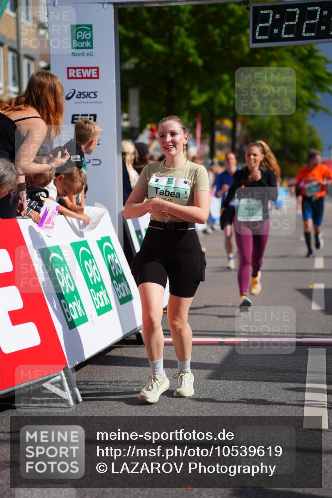 20.09.2026 - PSD Bank Halbmarathon LAZAROV Photography http://msf.ph/oto/10539619 20.09.2026 12:22:50 Ziel 1939, 2392, 2710, 3245, 3358, 3541, 4032 meine-sportfotos.de