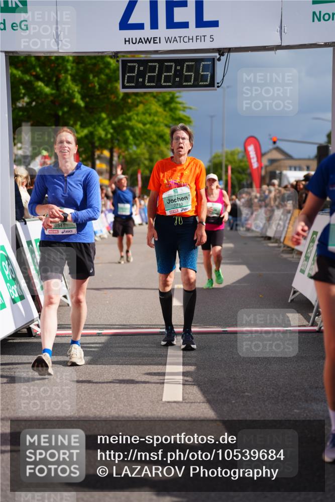 20.09.2026 - PSD Bank Halbmarathon LAZAROV Photography http://msf.ph/oto/10539684 20.09.2026 12:22:54 Ziel 1939, 2319, 2710, 3245, 3358, 3541, 4032 meine-sportfotos.de