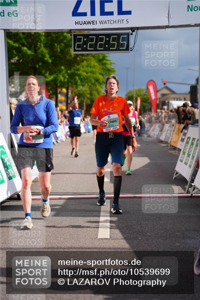 20.09.2026 - PSD Bank Halbmarathon LAZAROV Photography http://msf.ph/oto/10539699 20.09.2026 12:22:55 Ziel 1391, 1939, 2319, 2710, 3245, 3358, 3541, 4032 meine-sportfotos.de