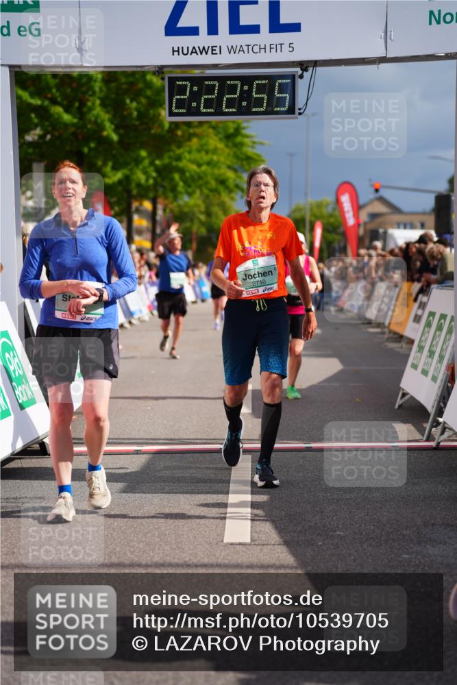 20.09.2026 - PSD Bank Halbmarathon LAZAROV Photography http://msf.ph/oto/10539705 20.09.2026 12:22:55 Ziel 1391, 1939, 2319, 2710, 3245, 3358, 3541, 4032 meine-sportfotos.de