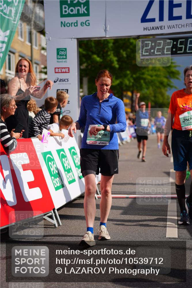 20.09.2026 - PSD Bank Halbmarathon LAZAROV Photography http://msf.ph/oto/10539712 20.09.2026 12:22:55 Ziel 1391, 1939, 2319, 2710, 3245, 3358, 3541, 4032 meine-sportfotos.de