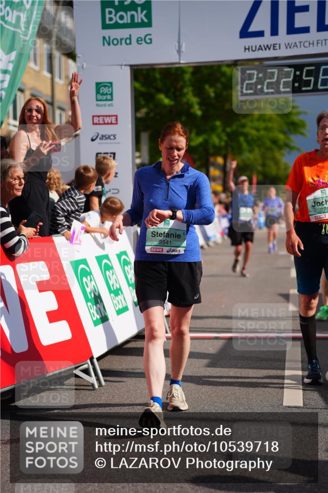 20.09.2026 - PSD Bank Halbmarathon LAZAROV Photography http://msf.ph/oto/10539718 20.09.2026 12:22:56 Ziel 1391, 1939, 2319, 2710, 3245, 3358, 3541, 4032 meine-sportfotos.de