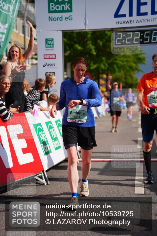 20.09.2026 - PSD Bank Halbmarathon LAZAROV Photography http://msf.ph/oto/10539725 20.09.2026 12:22:56 Ziel 1391, 1939, 2319, 2710, 3245, 3358, 3541, 4032 meine-sportfotos.de