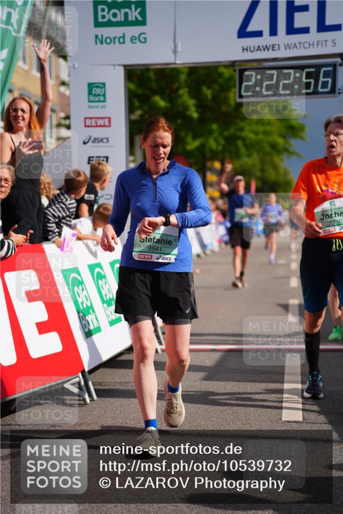 20.09.2026 - PSD Bank Halbmarathon LAZAROV Photography http://msf.ph/oto/10539732 20.09.2026 12:22:56 Ziel 1391, 1939, 2319, 2710, 3245, 3358, 3541, 4032 meine-sportfotos.de