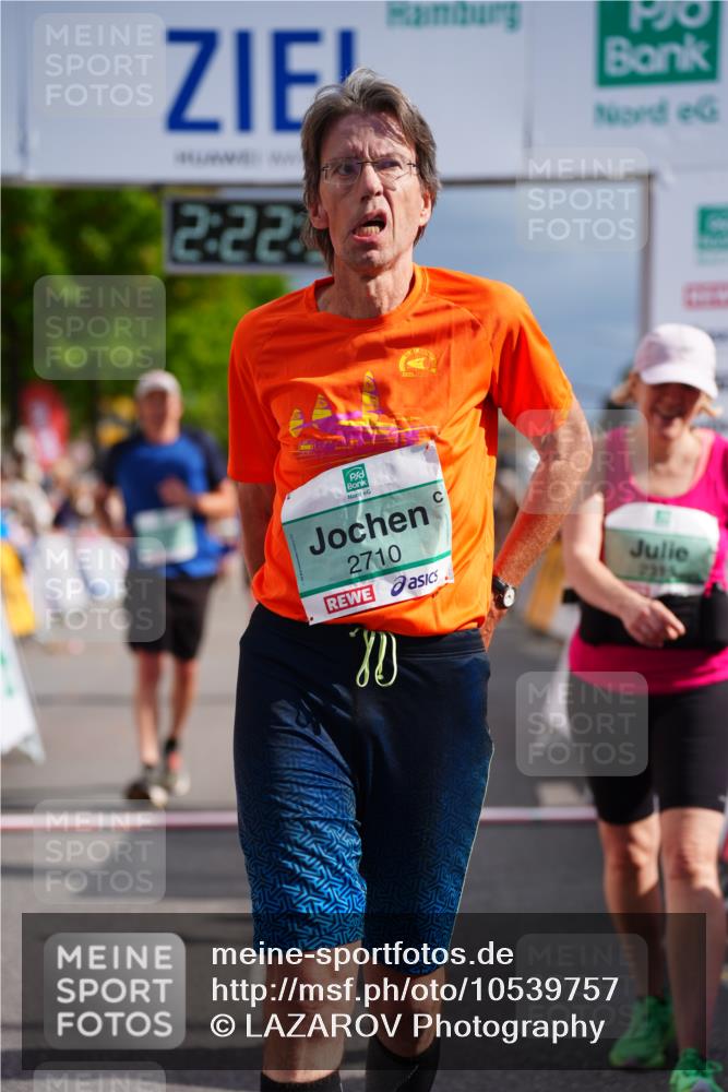 20.09.2026 - PSD Bank Halbmarathon LAZAROV Photography http://msf.ph/oto/10539757 20.09.2026 12:22:59 Ziel 1378, 1391, 1939, 2319, 2710, 3541, 4032 meine-sportfotos.de