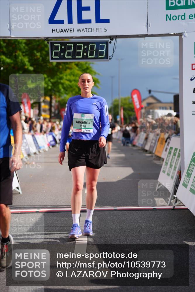 20.09.2026 - PSD Bank Halbmarathon LAZAROV Photography http://msf.ph/oto/10539773 20.09.2026 12:23:02 Ziel 1378, 1391, 2319, 2710, 3541 meine-sportfotos.de
