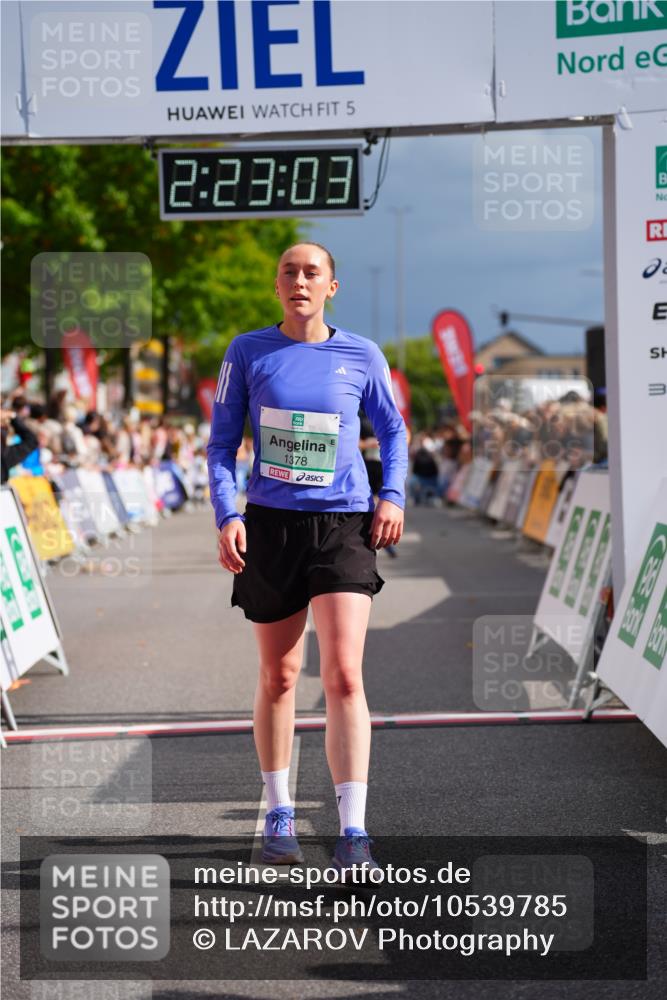 20.09.2026 - PSD Bank Halbmarathon LAZAROV Photography http://msf.ph/oto/10539785 20.09.2026 12:23:03 Ziel 1378, 1391, 2319, 2337 meine-sportfotos.de