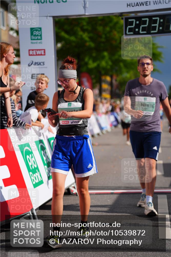 20.09.2026 - PSD Bank Halbmarathon LAZAROV Photography http://msf.ph/oto/10539872 20.09.2026 12:23:09 Ziel 1295, 1378, 2337, 4202 meine-sportfotos.de