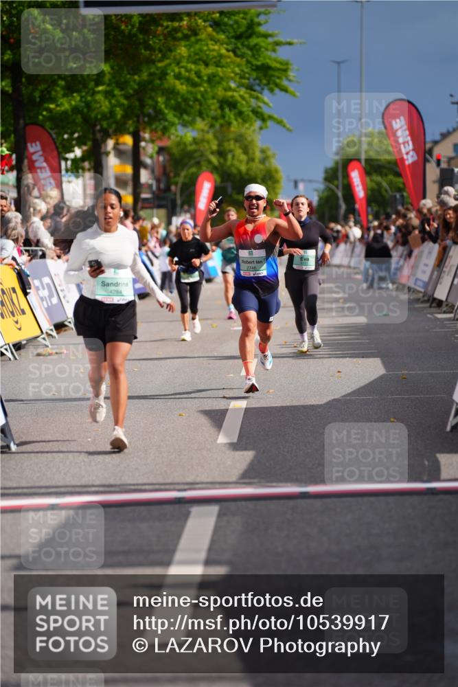 20.09.2026 - PSD Bank Halbmarathon LAZAROV Photography http://msf.ph/oto/10539917 20.09.2026 12:23:13 Ziel 1295, 2337, 2746, 4202, 4271, 4284 meine-sportfotos.de