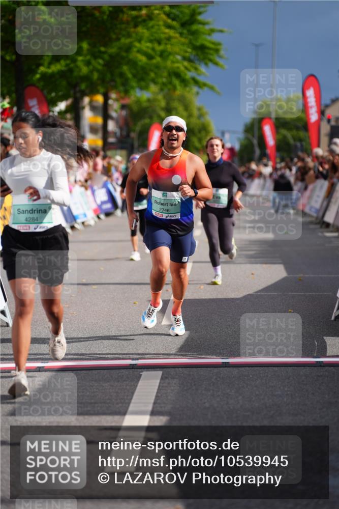 20.09.2026 - PSD Bank Halbmarathon LAZAROV Photography http://msf.ph/oto/10539945 20.09.2026 12:23:14 Ziel 1295, 2337, 2746, 4202, 4271, 4284 meine-sportfotos.de