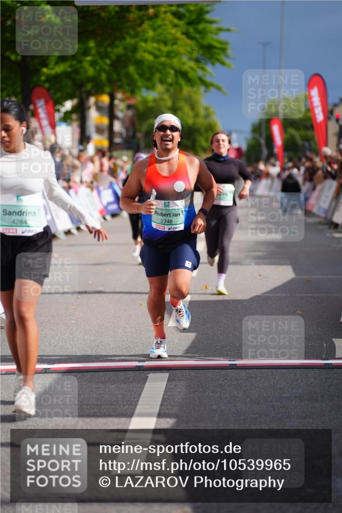 20.09.2026 - PSD Bank Halbmarathon LAZAROV Photography http://msf.ph/oto/10539965 20.09.2026 12:23:15 Ziel 1295, 2337, 2746, 2916, 4202, 4271, 4284 meine-sportfotos.de