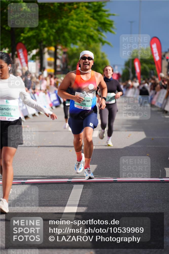 20.09.2026 - PSD Bank Halbmarathon LAZAROV Photography http://msf.ph/oto/10539969 20.09.2026 12:23:15 Ziel 1295, 2337, 2746, 2916, 4202, 4271, 4284 meine-sportfotos.de