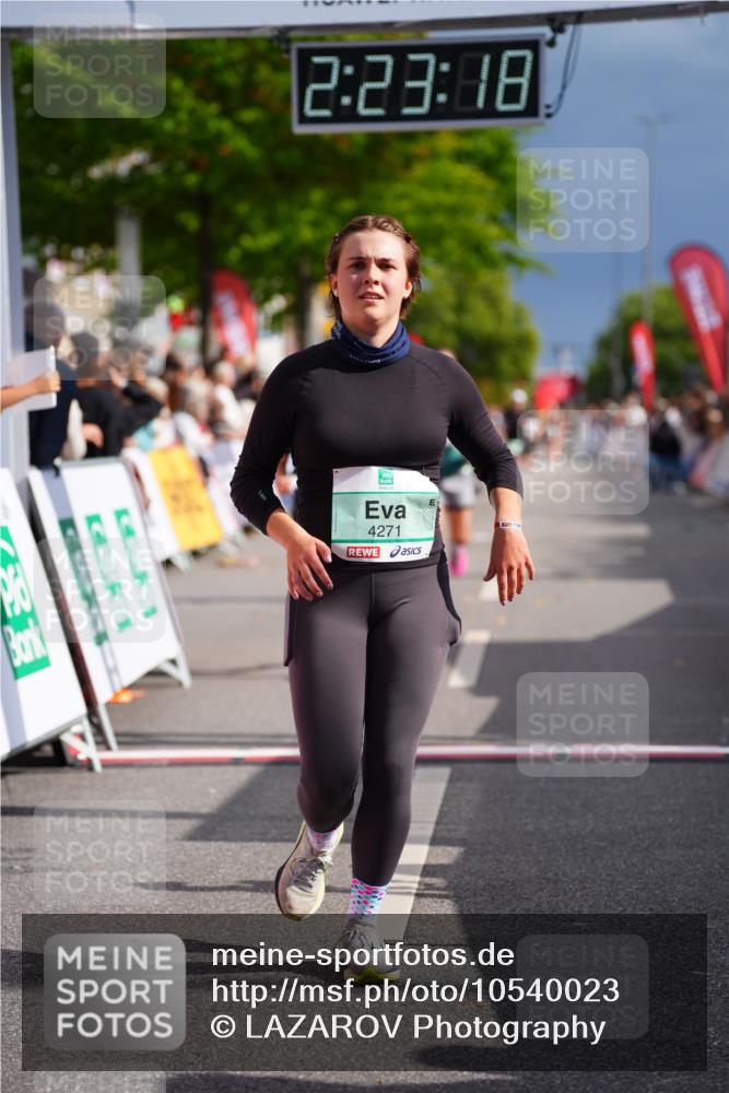 20.09.2026 - PSD Bank Halbmarathon LAZAROV Photography http://msf.ph/oto/10540023 20.09.2026 12:23:17 Ziel 2193, 2746, 2916, 4271, 4284 meine-sportfotos.de