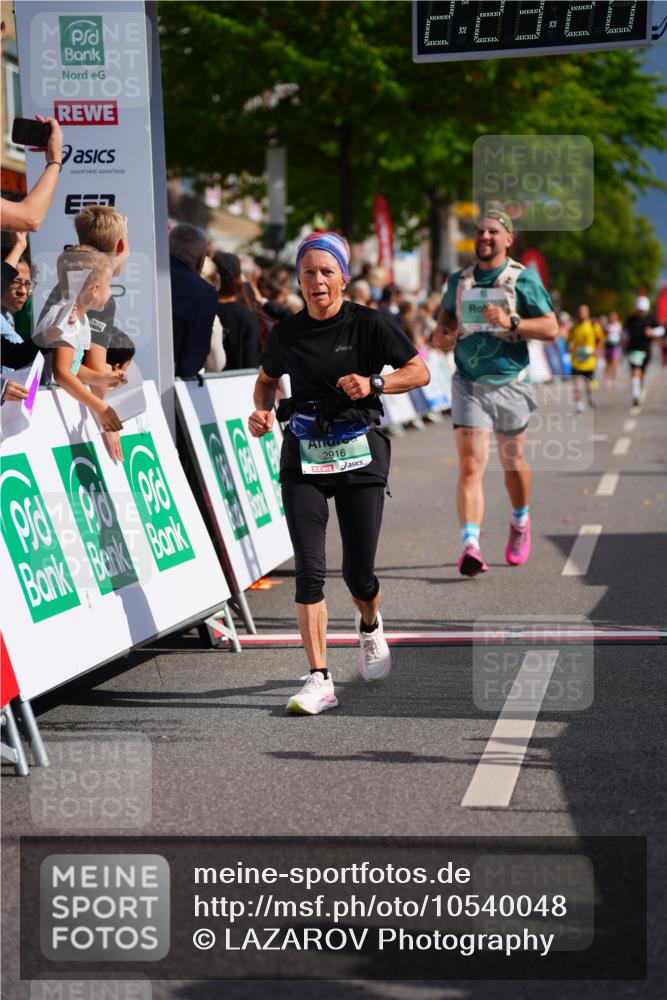20.09.2026 - PSD Bank Halbmarathon LAZAROV Photography http://msf.ph/oto/10540048 20.09.2026 12:23:20 Ziel 2193, 2746, 2916, 4271, 4284 meine-sportfotos.de