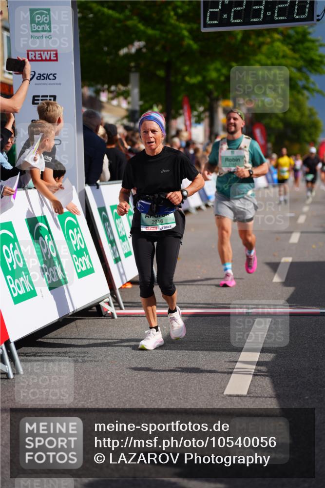 20.09.2026 - PSD Bank Halbmarathon LAZAROV Photography http://msf.ph/oto/10540056 20.09.2026 12:23:20 Ziel 2193, 2746, 2916, 4271, 4284 meine-sportfotos.de