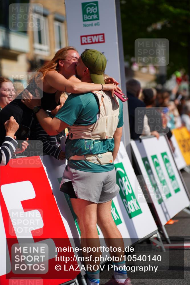 20.09.2026 - PSD Bank Halbmarathon LAZAROV Photography http://msf.ph/oto/10540140 20.09.2026 12:23:25 Ziel 2193, 2916, 4667 meine-sportfotos.de