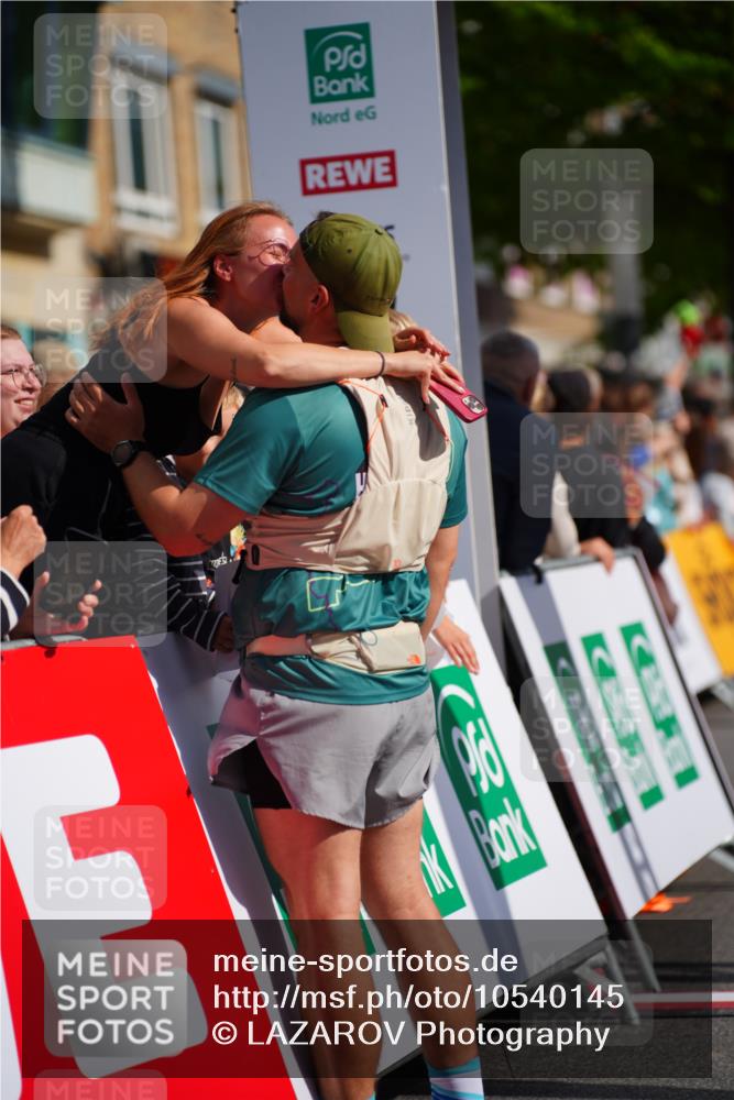 20.09.2026 - PSD Bank Halbmarathon LAZAROV Photography http://msf.ph/oto/10540145 20.09.2026 12:23:25 Ziel 2193, 2916, 4667 meine-sportfotos.de