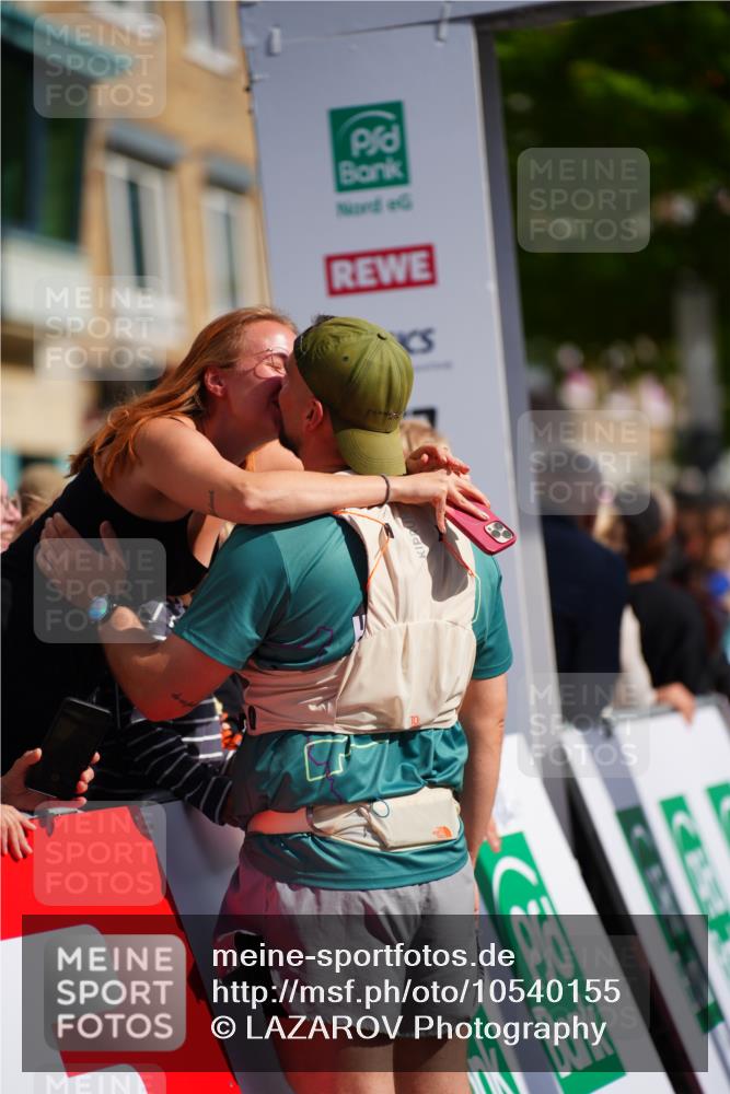 20.09.2026 - PSD Bank Halbmarathon LAZAROV Photography http://msf.ph/oto/10540155 20.09.2026 12:23:26 Ziel 2193, 2916, 4628, 4667 meine-sportfotos.de