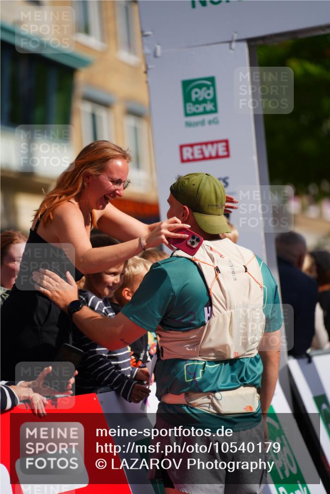 20.09.2026 - PSD Bank Halbmarathon LAZAROV Photography http://msf.ph/oto/10540179 20.09.2026 12:23:27 Ziel 2193, 2916, 4628, 4667 meine-sportfotos.de