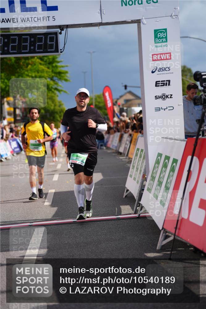 20.09.2026 - PSD Bank Halbmarathon LAZAROV Photography http://msf.ph/oto/10540189 20.09.2026 12:23:28 Ziel 1324, 2193, 3807, 4628, 4667 meine-sportfotos.de