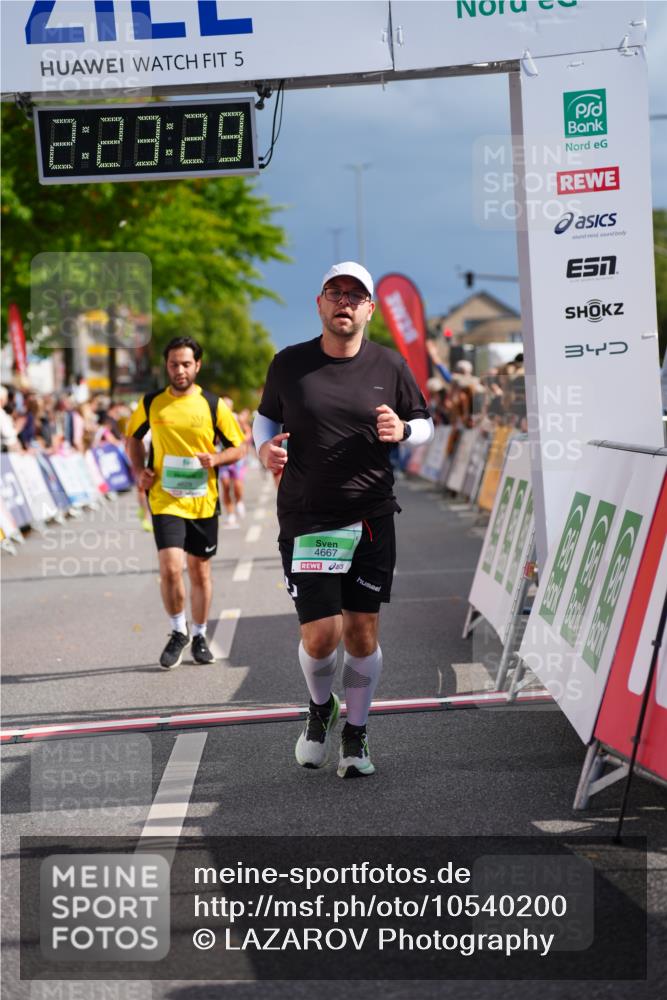 20.09.2026 - PSD Bank Halbmarathon LAZAROV Photography http://msf.ph/oto/10540200 20.09.2026 12:23:29 Ziel 1324, 2193, 3807, 4628, 4667 meine-sportfotos.de