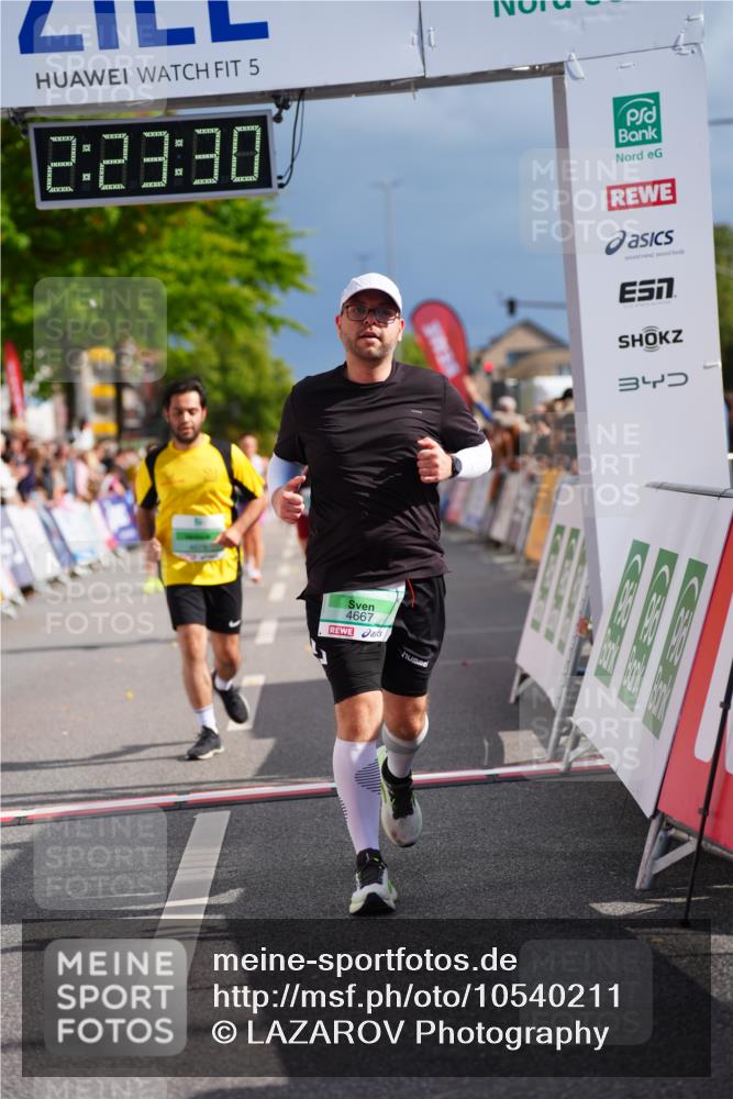 20.09.2026 - PSD Bank Halbmarathon LAZAROV Photography http://msf.ph/oto/10540211 20.09.2026 12:23:29 Ziel 1324, 2193, 3807, 4628, 4667 meine-sportfotos.de