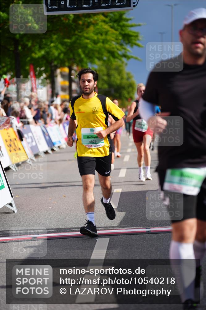 20.09.2026 - PSD Bank Halbmarathon LAZAROV Photography http://msf.ph/oto/10540218 20.09.2026 12:23:30 Ziel 1324, 2384, 3807, 4628, 4667 meine-sportfotos.de