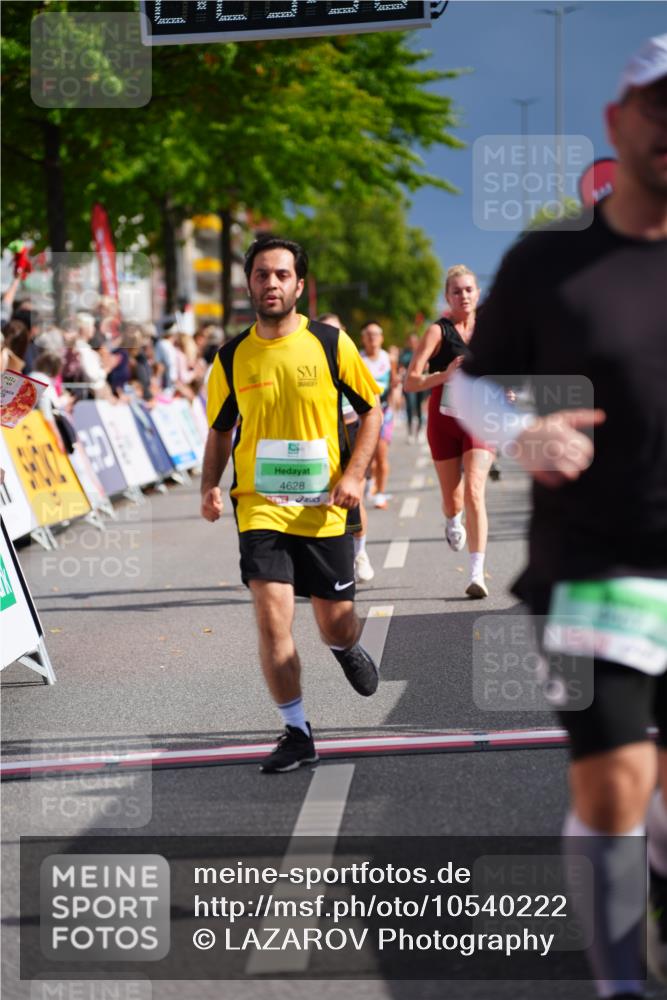 20.09.2026 - PSD Bank Halbmarathon LAZAROV Photography http://msf.ph/oto/10540222 20.09.2026 12:23:30 Ziel 1324, 2384, 3807, 4628, 4667 meine-sportfotos.de